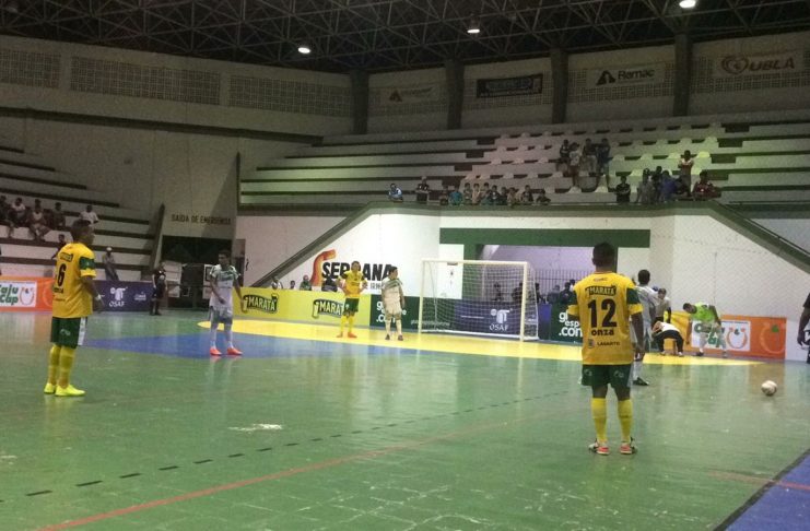 Com dois gols de Lenísio, Lagarto goleia Riachão do Dantas pela Copa TV Sergipe de Futsal (Foto: Guilherme Fraga / TV Sergipe)