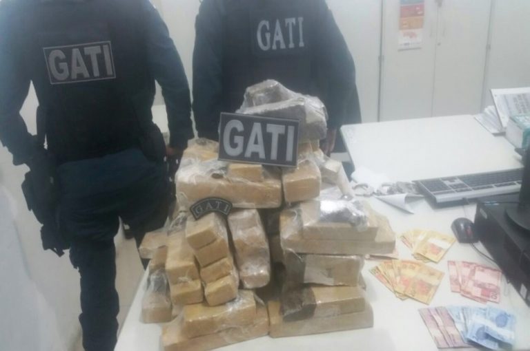 Polícia detalha prisão de duas mulheres e um homem com quase 50 kg de maconha