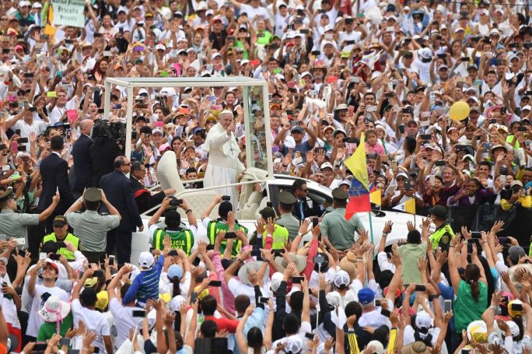 Papa beatifica religiosos assassinados em conflito na Colômbia