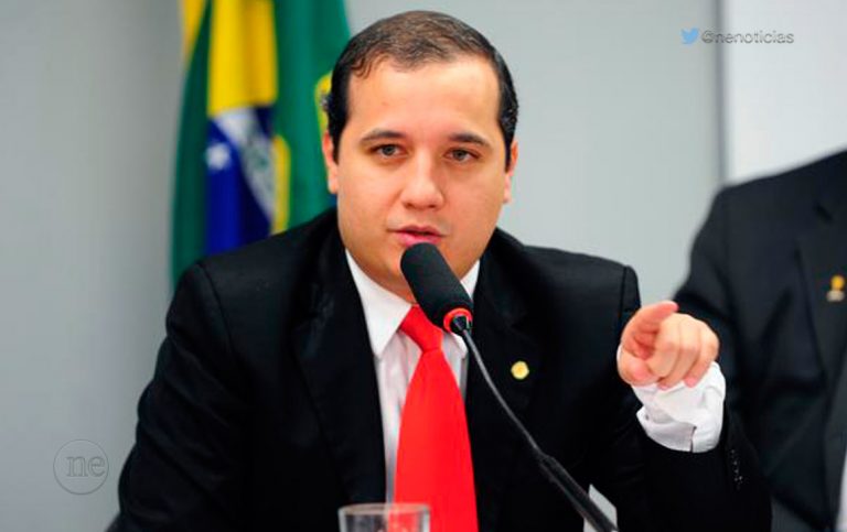 Em resposta a JB, Valadares Filho diz: governador ¨é um mal terrível a Sergipe, de extrema irresponsabilidade¨