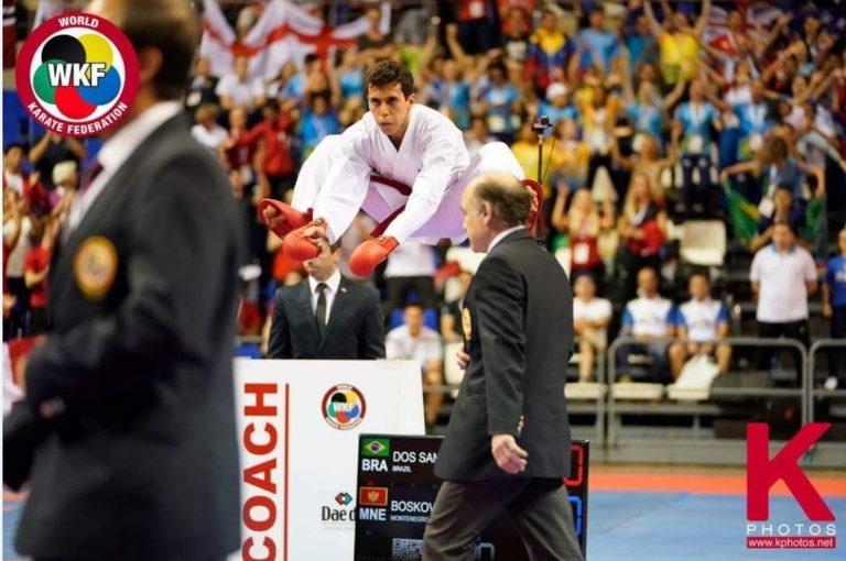 Carateca sergipano fatura medalha de prata no Campeonato Mundial da Espanha