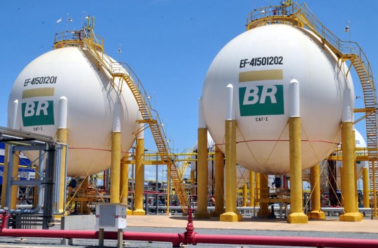 Petrobras-inicia-processo-de-abertura-do-setor-de-gás-natural-no-Brasil-1030x684