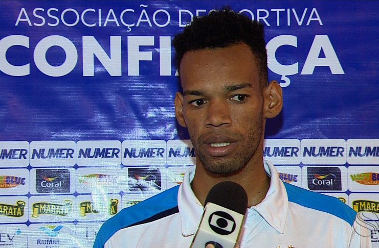 Anderson de Jesus, zagueiro do Confiança assina com o Grêmio.