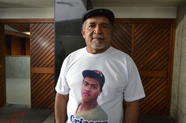 Acusados de enterrar homem vivo em canteiro de obras na capital sergipana são interrogados