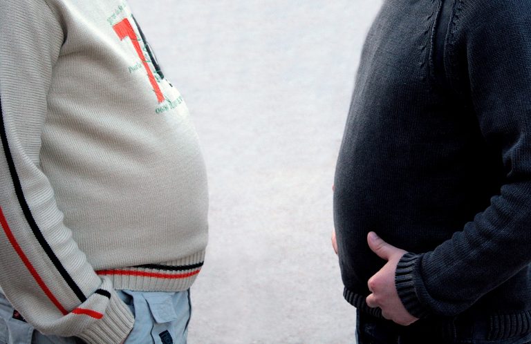 Obesidade de crianças e adolescentes aumentou 10 vezes desde 1975, diz estudo