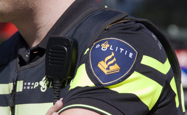 Ladrão fica preso durante roubo e chama a polícia na Holanda