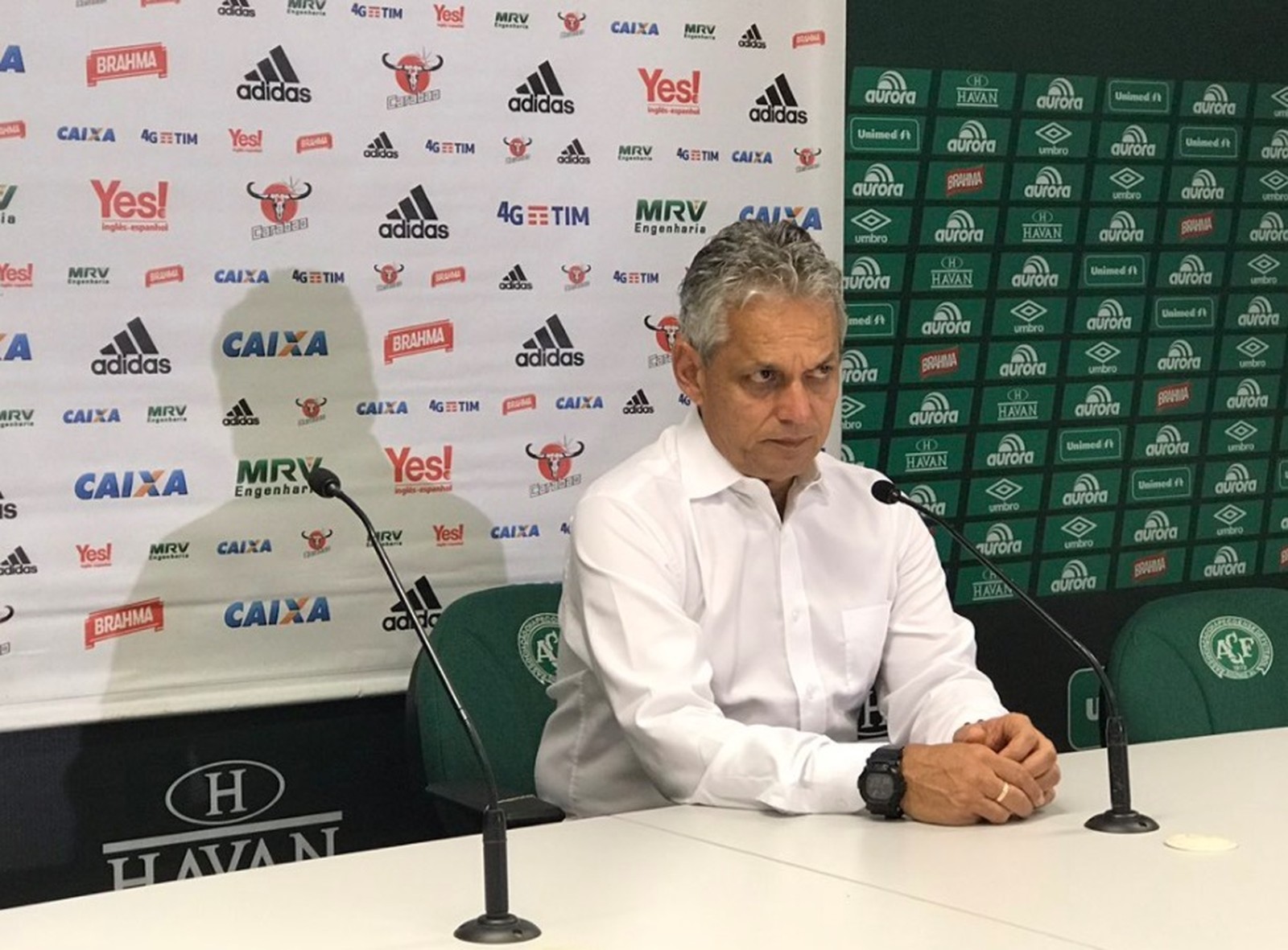 Reinaldo Rueda em coletiva de imprensa na Arena Condá (Foto: Cahê Mota/GloboEsporte.com)
