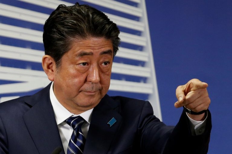 Abe promete ‘medidas contundentes’ contra Coreia do Norte após reeleição