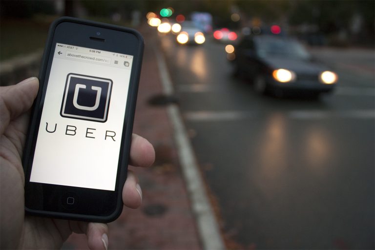 Senado retira exigência de placa vermelha para Uber, e projeto de regulamentação voltará à Câmara