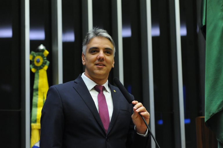 Em discurso, Fábio Reis repudia atitude de Valmir Monteiro