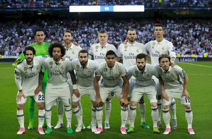 MADRID, SPAIN - APRIL 18: Real madrid CF line up prior to start the UEFA Champions League Quarter Final second leg match between Real Madrid CF and FC Bayern Muenchen at Estadio Santiago Bernabeu on April 18, 2017 in Madrid, Spain.  (Photo by Gonzalo Arroyo Moreno/Getty Images)