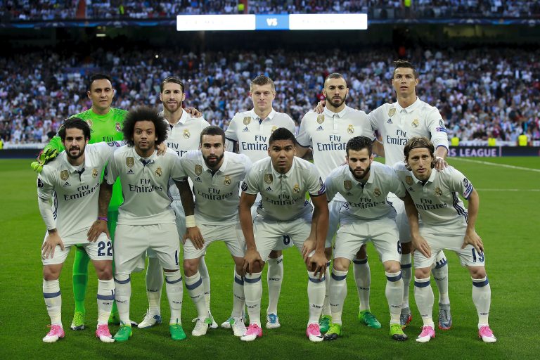 Real Madrid tenta espantar a crise com a classificação para as oitavas de final