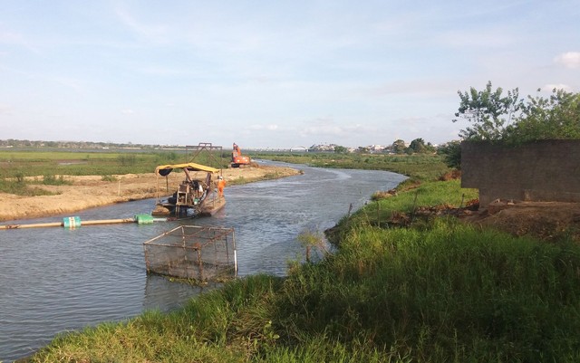 Trecho do Rio São Francisco passa por dragagem