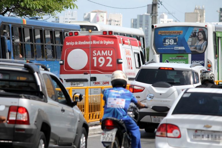 Samu alerta para a prioridade necessária aos veículos de urgência no trânsito