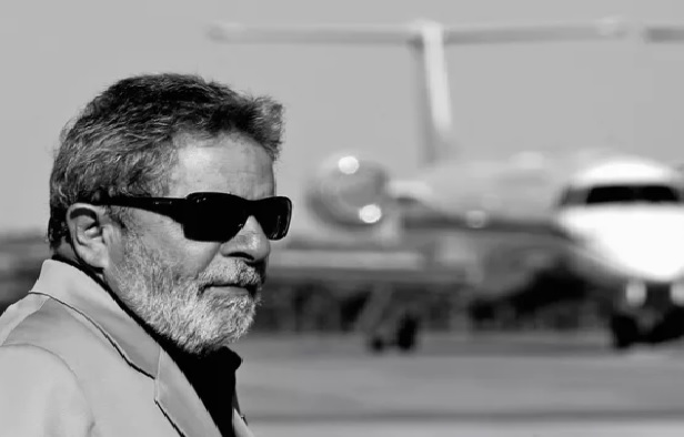Lula vai para a Etiópia, país que não tem acordo de extradição com o Brasil, dois dias após o seu julgamento.