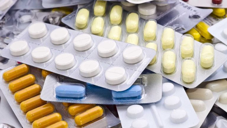 Três medicamentos têm lotes suspensos e interditados pela Anvisa