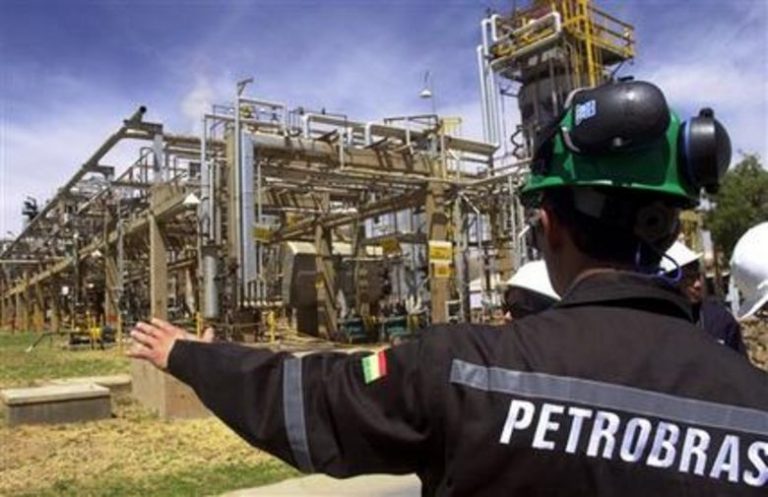 Petrobras reajusta a gasolina em 5% nas refinarias
