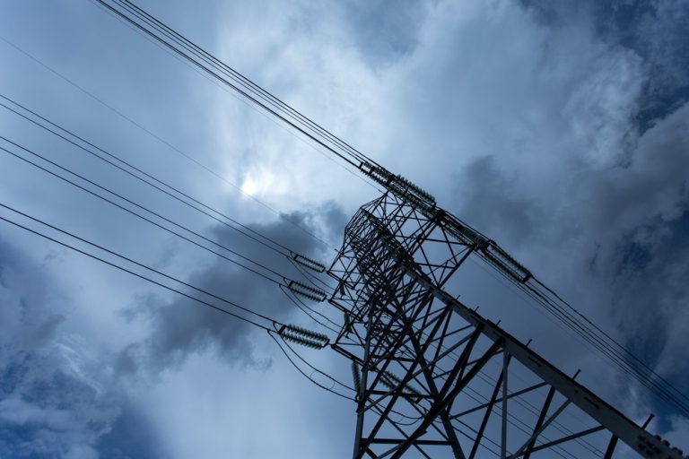 Mais de 3 mil ligações irregulares de energia são identificadas em Sergipe