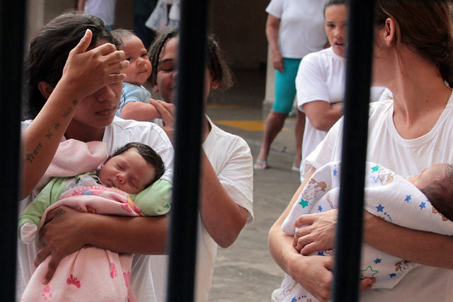 Sergipe terá 60 dias para soltar gestantes e mães de filhos com até 12 anos presas preventivamente