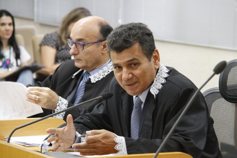 TCE apura se municípios que realizarão carnaval estão com salários em dia