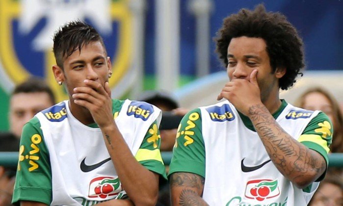Marcelo termina como destaque, e Neymar ganha nota 4 de jornais franceses