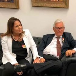 Em Riachão, bandidos aterrorizam e dizem que alvo seria prefeita e o marido