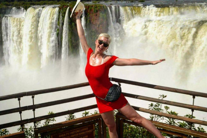 Katy Perry visita Cataratas do Iguaçu antes de shows no Brasil