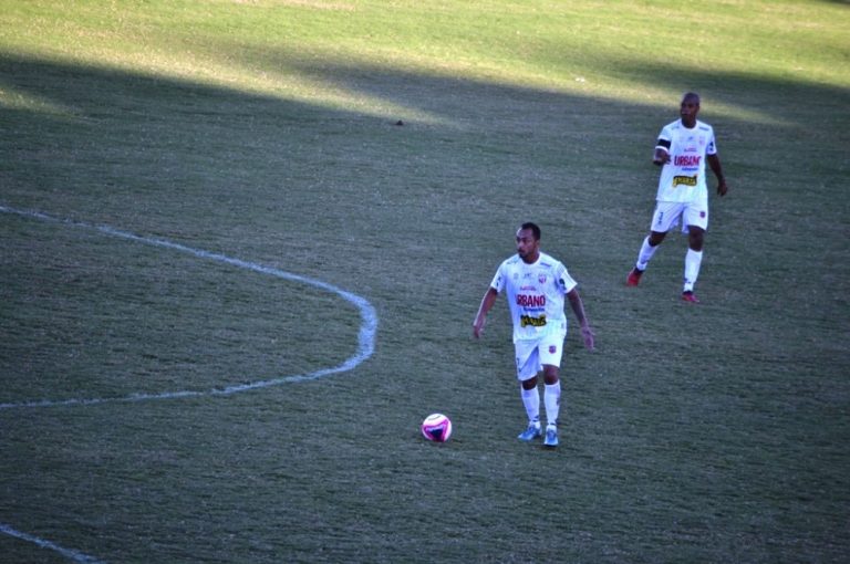 Lagarto vence e passa para o Hexagonal