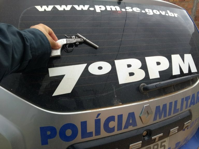 Duas ocorrências resultando em prisões foram registradas pela polícia militar na manhã deste domingo