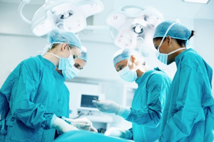 Belivaldo reúne diretores do Huse e do Cirurgia para ampliar número de cirurgias
