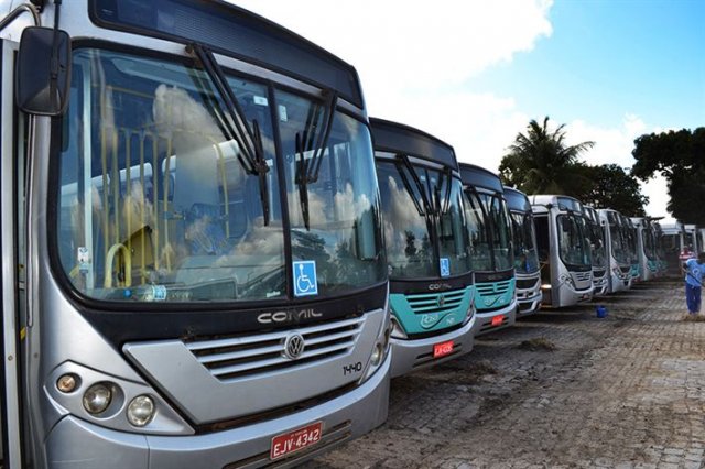 População enfrenta redução de 30% nos ônibus e falta de combustível em Aracaju