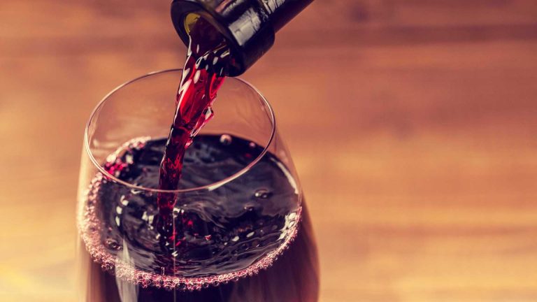 Beber vinho emagrece? Descubra de uma vez por todas