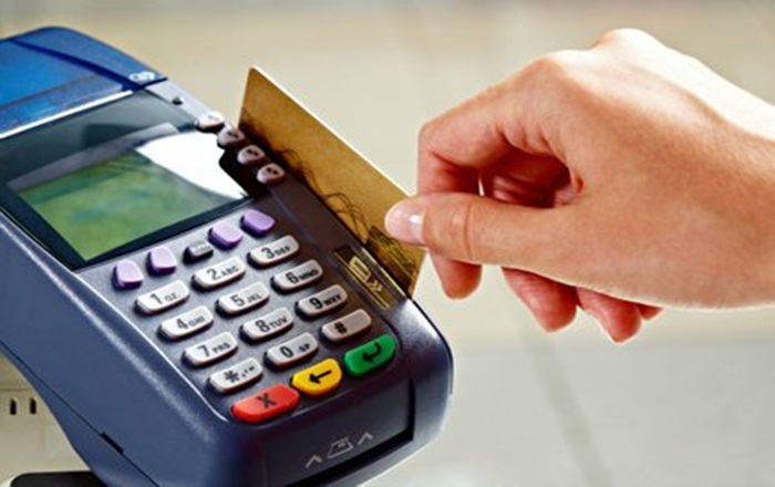 Senado aprova limitação temporária da taxa de juros do cartão e do cheque