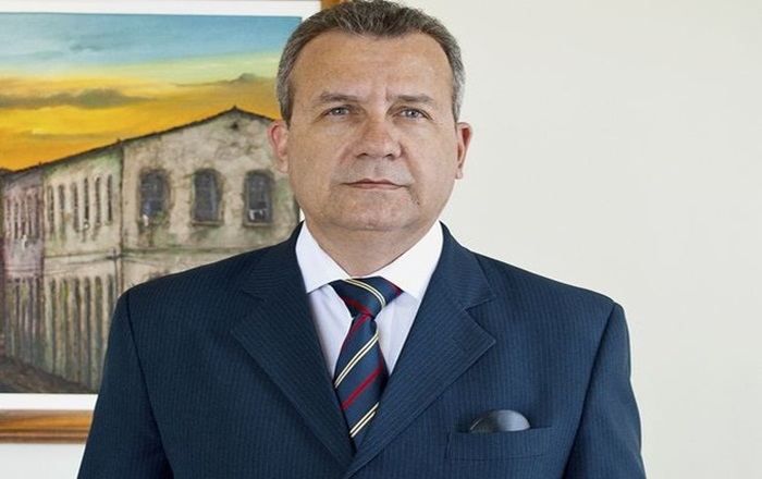 Cezário Siqueira Neto assume Governo interinamente