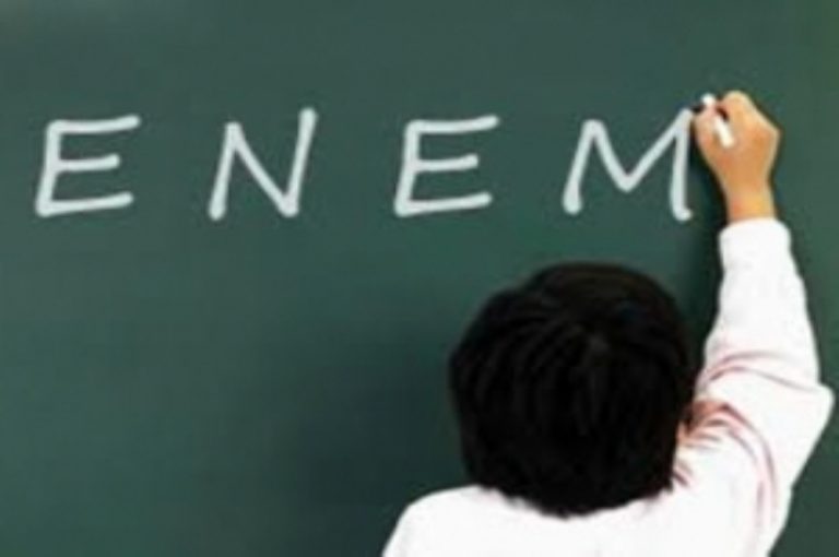 Estudantes têm até quarta-feira para pagar taxa do Enem