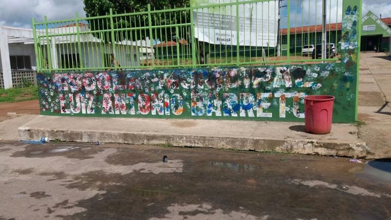 Riachão: Oposição e professores organizam ato de vandalismo em escola
