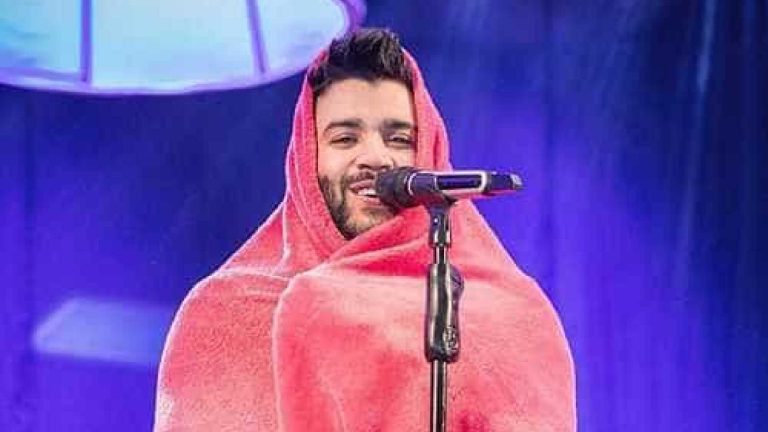 Gusttavo Lima revela história fofa sobre uso de cobertor durante show