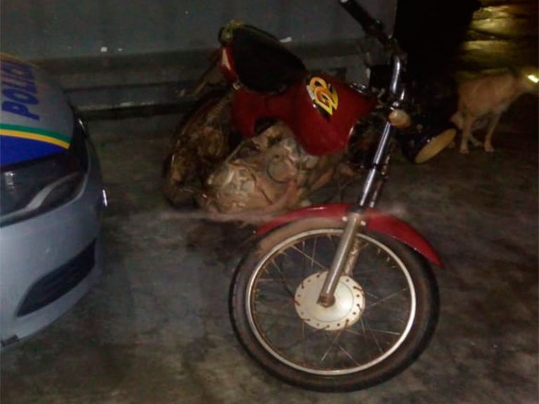 Policiais militares do 7º Batalhão recuperam motocicleta com restrição de roubo
