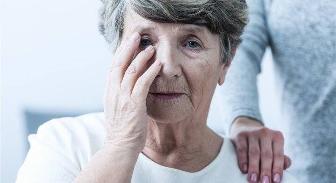 Cinco sinais que indicam que alguém pode ter Alzheimer