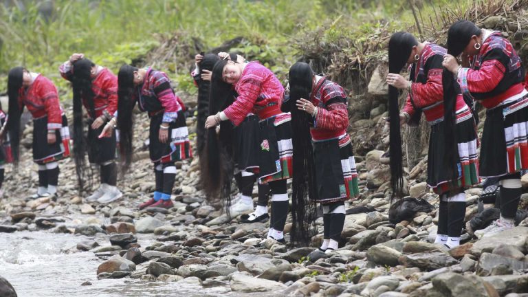 Conheça a vila chinesa onde as mulheres têm cabelos de mais de 2 metros