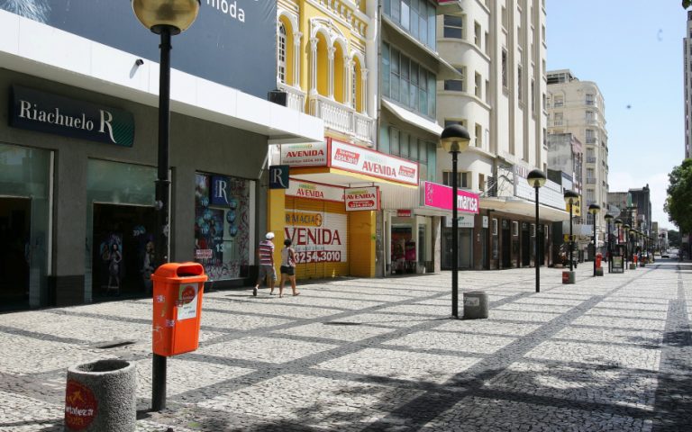 Vendas no varejo caíram cerca de 20% em dias de jogos do Brasil