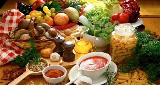 A alimentação vegana é considerada saudável; no entanto, qualquer mudança alimentar exige cuidados