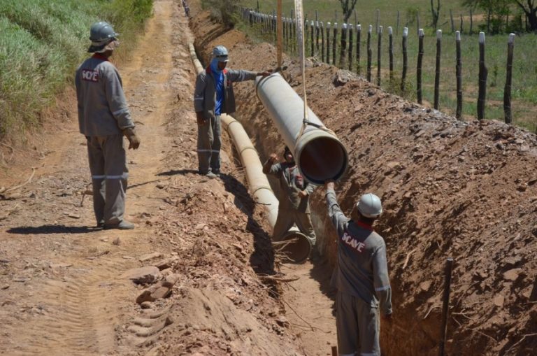 Rompimento de adutora compromete abastecimento de água em municípios sergipanos