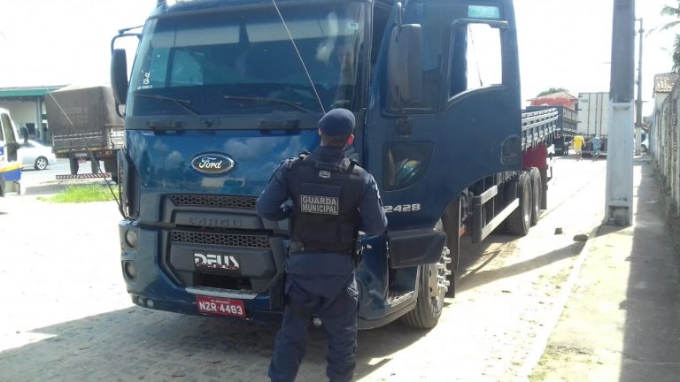 Guarda Municipal de Lagarto recupera caminhão roubado em Feira de Santana-BA
