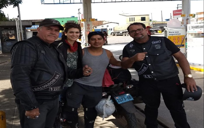 Motociclistas Peruanos recebem apoio do Moto Clube Abutres’s Bahia/Sergipe durante aventura