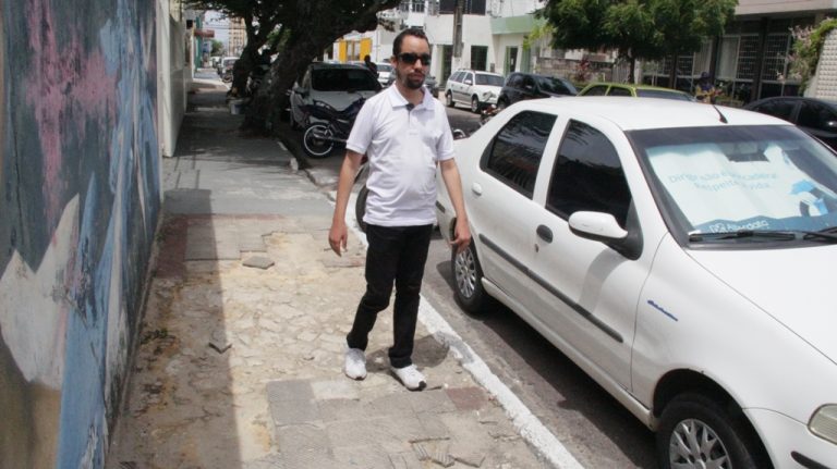 Prefeitura de Aracaju tenta derrubar lei de recuperação de calçadas