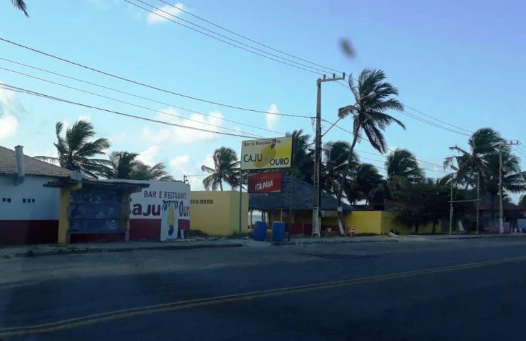 Jovem de 23 anos é morto a tiros em bar na zona de expansão de Aracaju