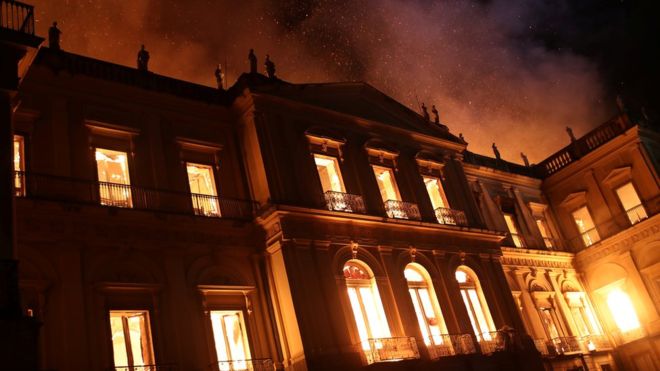 Incêndio que destruiu 90% do Museu Nacional completa um mês
