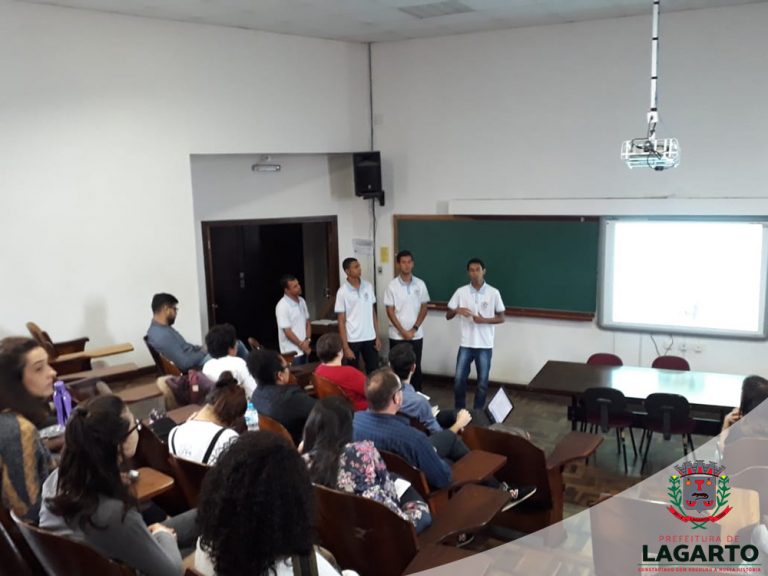 Com o apoio da Prefeitura Municipal, estudantes da Colônia Treze participam da Semana de Ensino, Pesquisa e Extensão