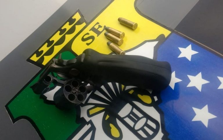 Policial Militar sofre tentativa de assalto e um dos suspeitos fica ferido.